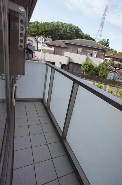 バルコニー　バルコニー広々日当たり良好