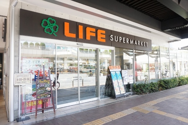 スーパー　ライフココネリ練馬駅前店（スーパー）まで262m