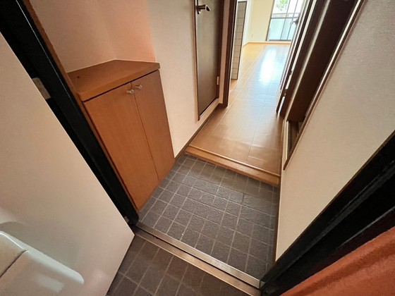 玄関　※別部屋の写真です