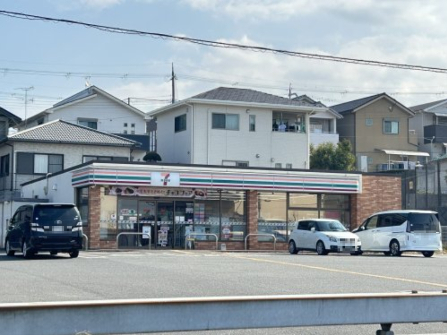 コンビニ　セブンイレブン 貝塚東山店（コンビニ）まで499m