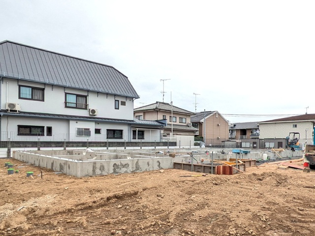 建物外観　建築中