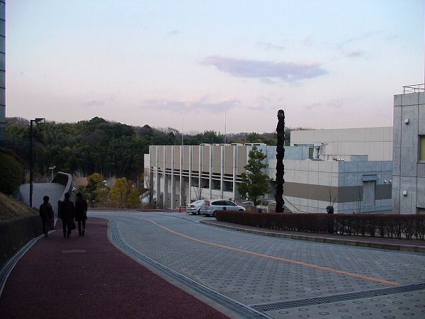 大学・短大　多摩美術大学　八王子キャンパス（大学・短大）まで2171m