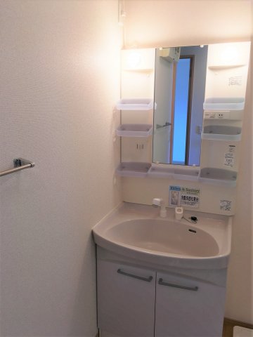 洗面設備　朝の身支度には欠かせない独立洗面化粧台