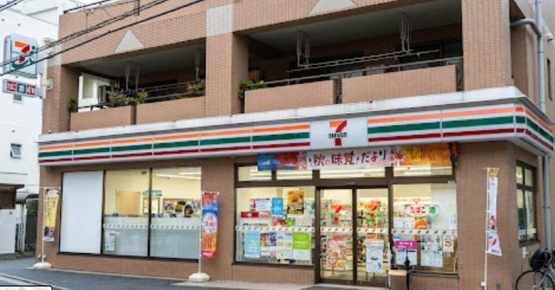 コンビニ　セブンイレブン（コンビニ）まで67m