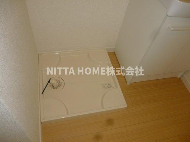 その他共有部分　便利な室内洗濯機置き場も設置＊