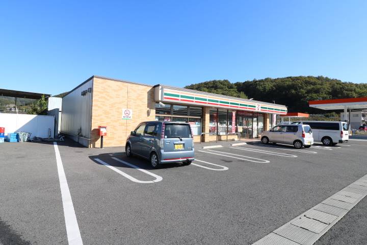 コンビニ　セブンイレブン 岡山矢津店（コンビニ）まで596m