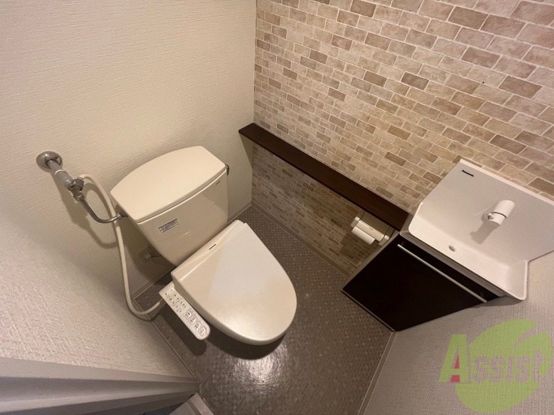 トイレ　こちらはトイレです。清潔感があり、安心して使用できます。