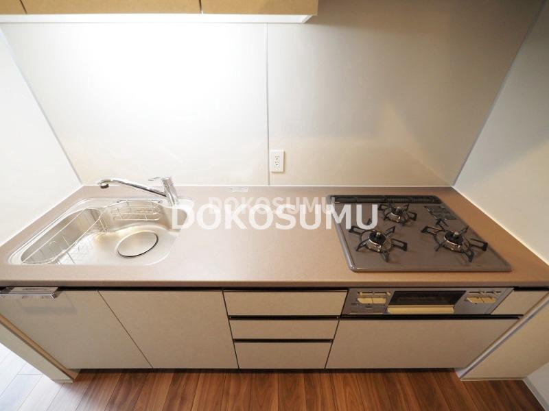 キッチン　毎日の料理が楽しくなる、機能性とデザインを兼ね備えた空間。