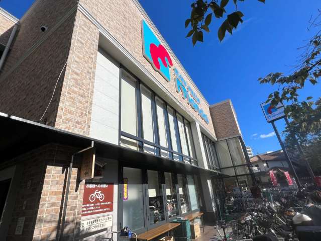スーパー　万代 花園店（スーパー）まで198m
