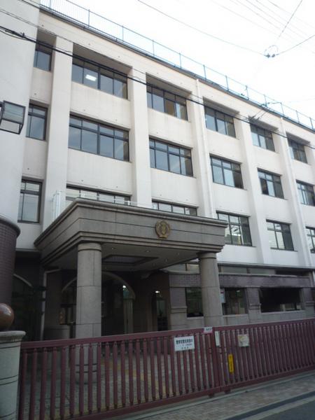 小学校　大阪市立中泉尾小学校（小学校）まで585m