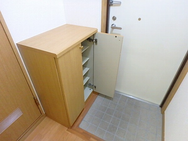玄関　シューズボックス付きはうれしいポイントです。