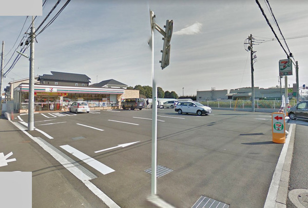 コンビニ　セブンイレブン小平回田町（コンビニ）まで657m
