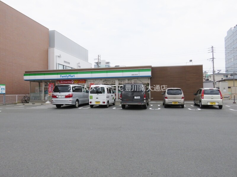 コンビニ　ファミリーマート豊橋白河町店（コンビニ）まで223m
