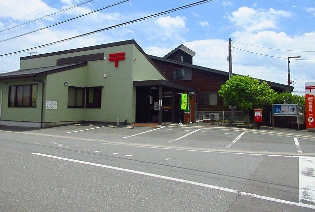郵便局　芦刈郵便局（郵便局）まで700m