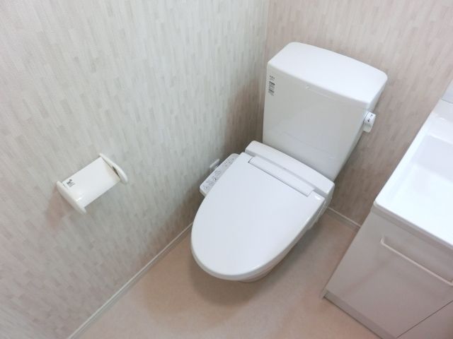 トイレ　温水洗浄便座もございます