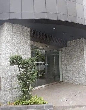 エントランス　落ち着いたエントランスです