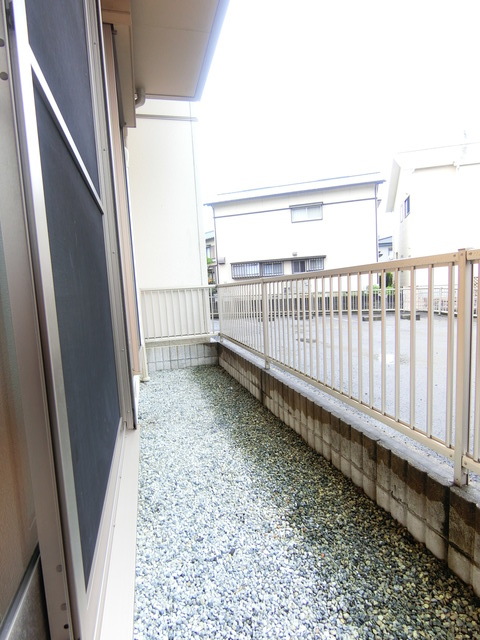 バルコニー　１階は専用庭付き