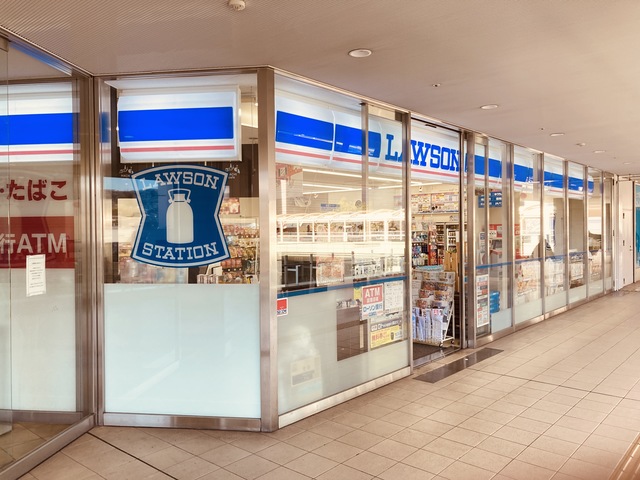 コンビニ　ローソン上大岡ミオカ店（コンビニ）まで545m