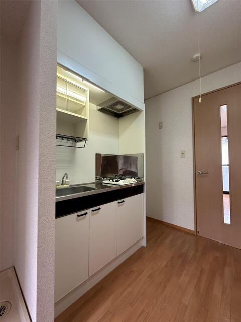 キッチン　２０２号室の写真となります。