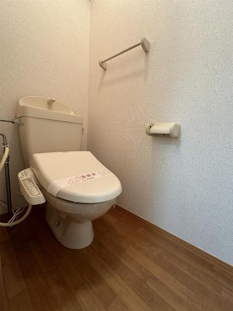 トイレ　２０２号室の写真となります。