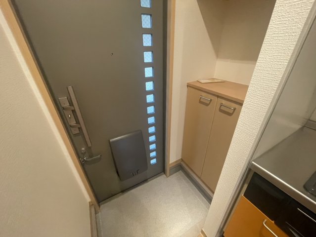 玄関　収納もある玄関です