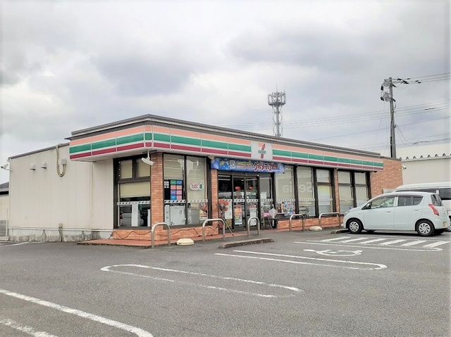 コンビニ　セブンイレブン（コンビニ）まで800m