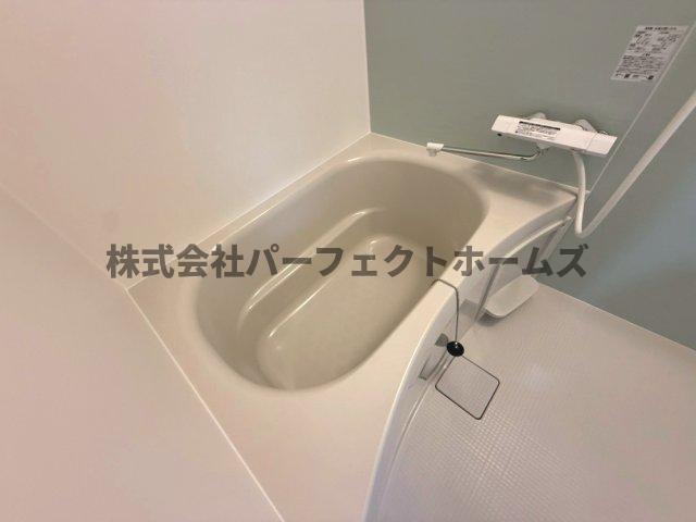 バス・シャワールーム　落ち着いた空間のお風呂です