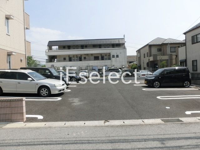 駐車場　ひろびろ駐車場