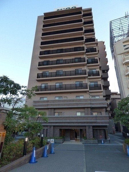 建物外観　オートロック完備
