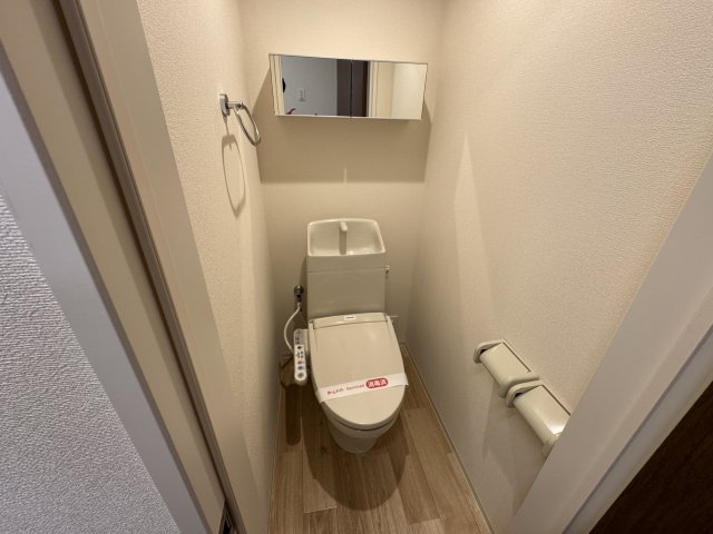 トイレ　シャワー付き暖房便座
