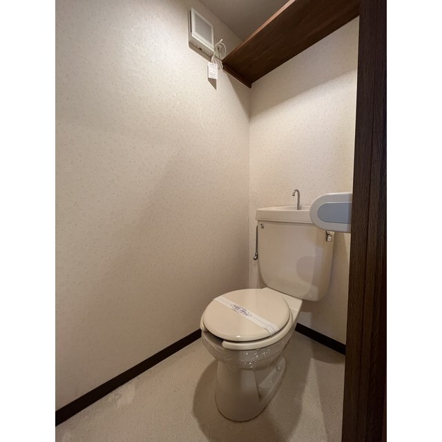 トイレ　別部屋のお写真です。