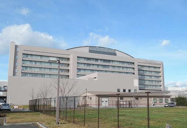 病院　八戸市民病院（病院）まで800m