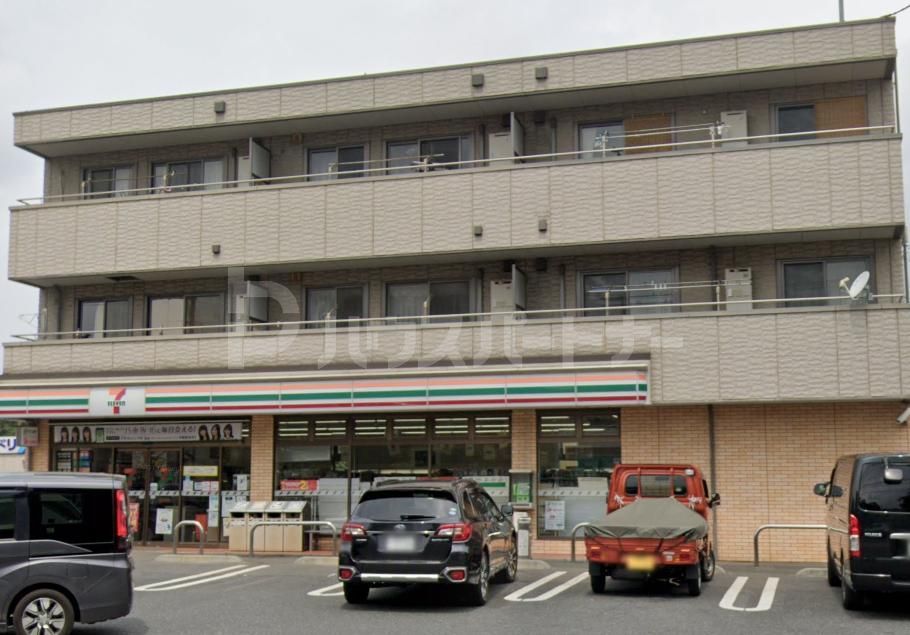 コンビニ　セブンイレブン市川大町梨街道店（コンビニ）まで330m