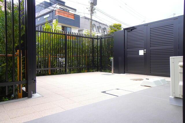 ロビー　※写真は同タイプ住戸です。?