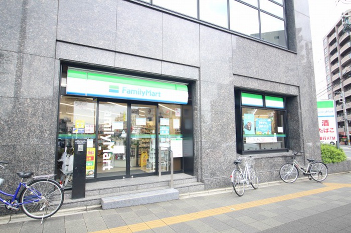 コンビニ　ファミリーマート五条大宮店（コンビニ）まで380m
