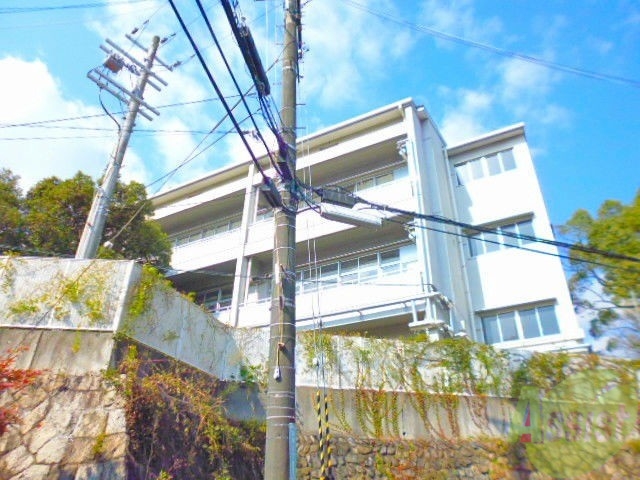 小学校　萱野小学校（小学校）まで1070m