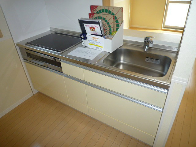 キッチン　写真は102号室です（参考）