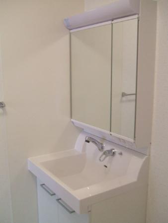 洗面設備　忙しい朝には欠かせない洗面所です