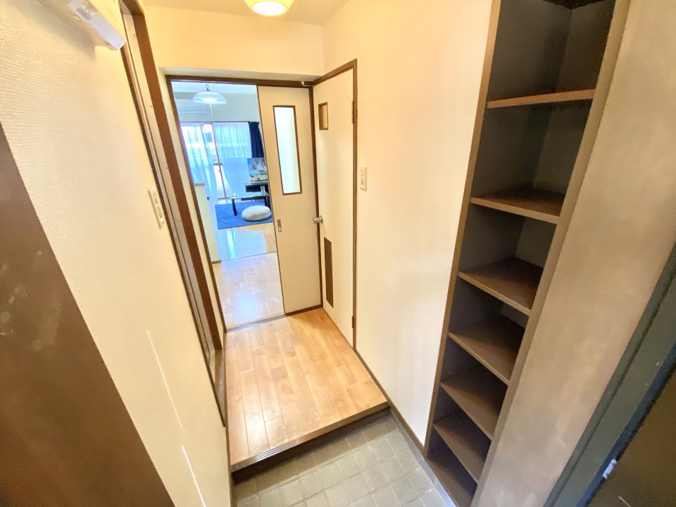 玄関　シューズボックスで玄関すっきり。