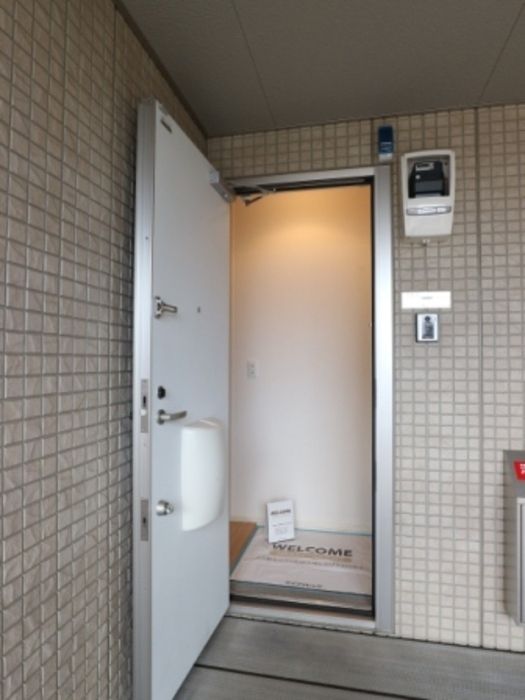 玄関　※別号室参考写真です