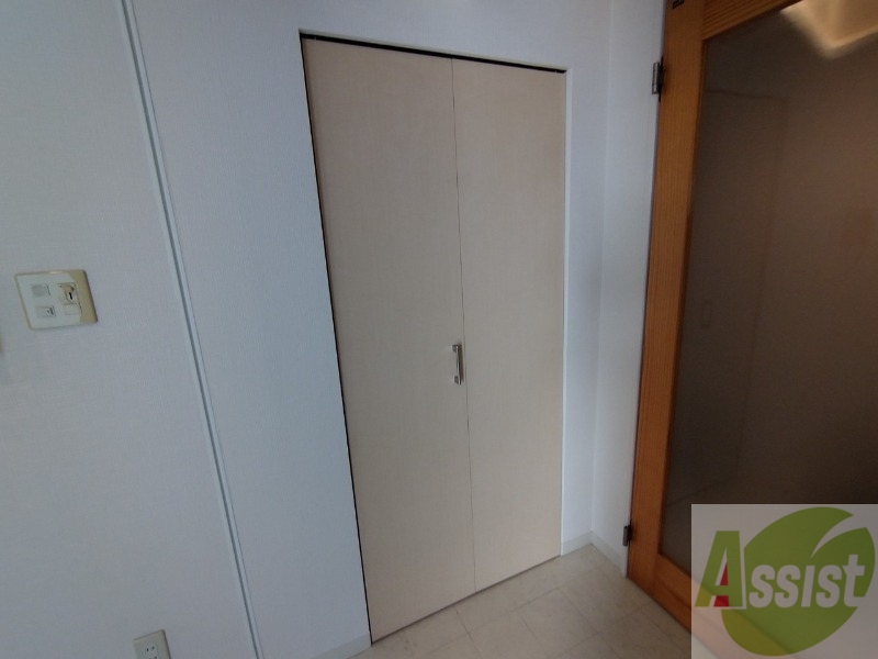 収納　寝室の収納です。部屋がすっきり片付きます。