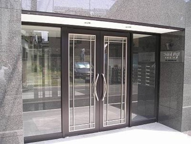 その他　マンション入口です。