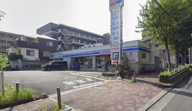 コンビニ　ローソン　吹田千里山東四丁目店（コンビニ）まで287m