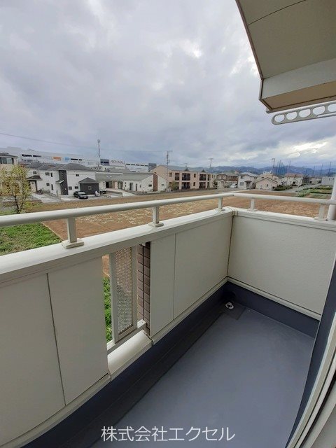バルコニー　南向きで日当り良好です。
