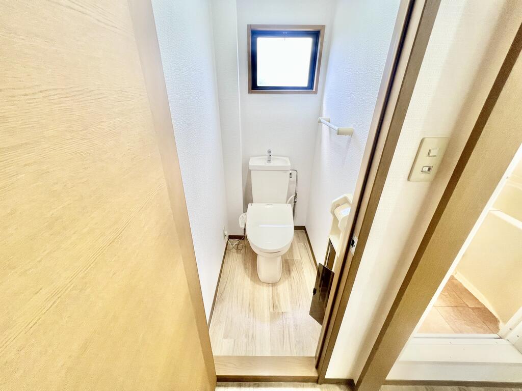 トイレ　※同物件別号室の写真