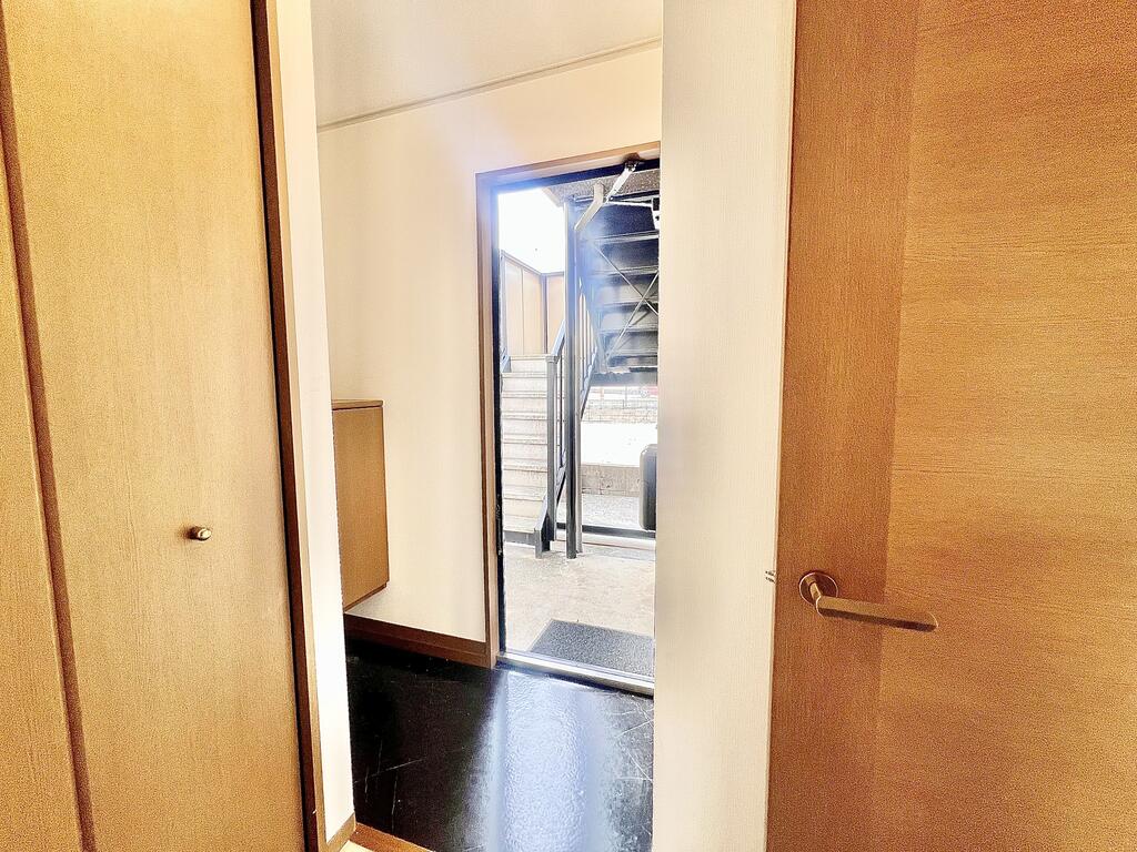 玄関　※同物件別号室の写真