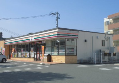 コンビニ　セブンイレブン八幡割子川2丁目店（コンビニ）まで450m
