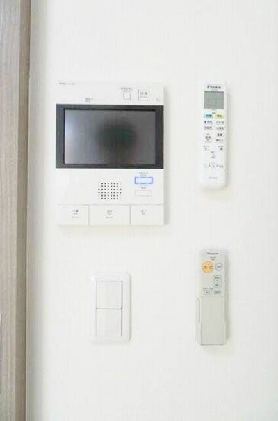 セキュリティ　【設備充実♪インターネット無料♪】住環境良好の人気物件！
