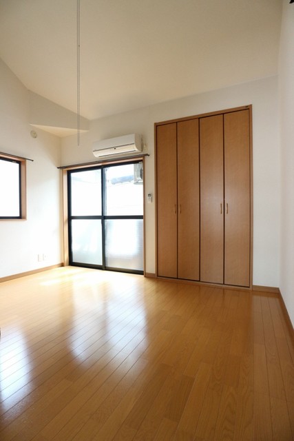 居室・リビング　写真は同タイプ別部屋のものとなります。