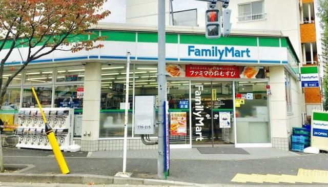 コンビニ　ファミリーマート西葛西小学校前店（コンビニ）まで298m